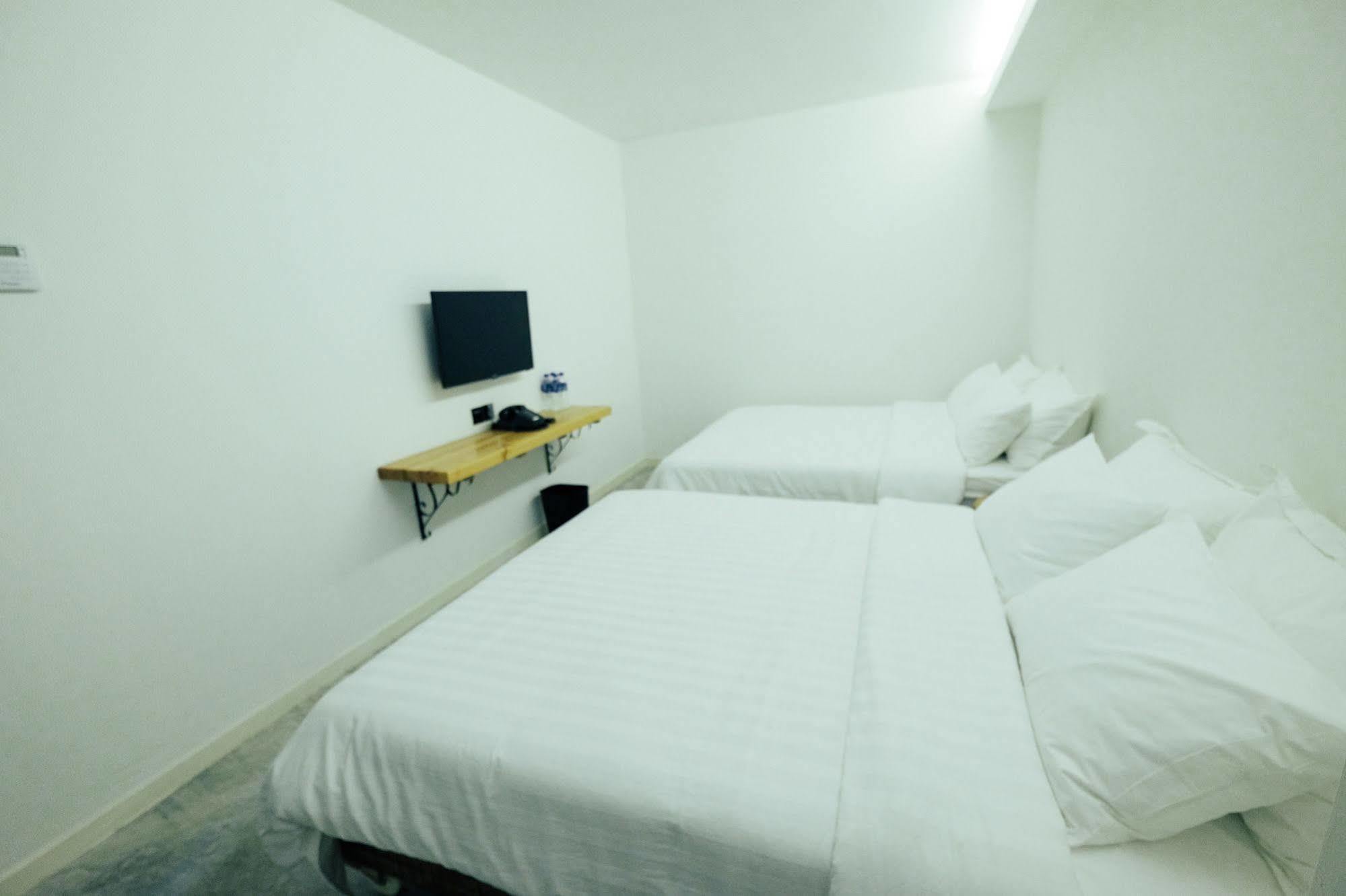 White Loft Hotel Малакка Экстерьер фото